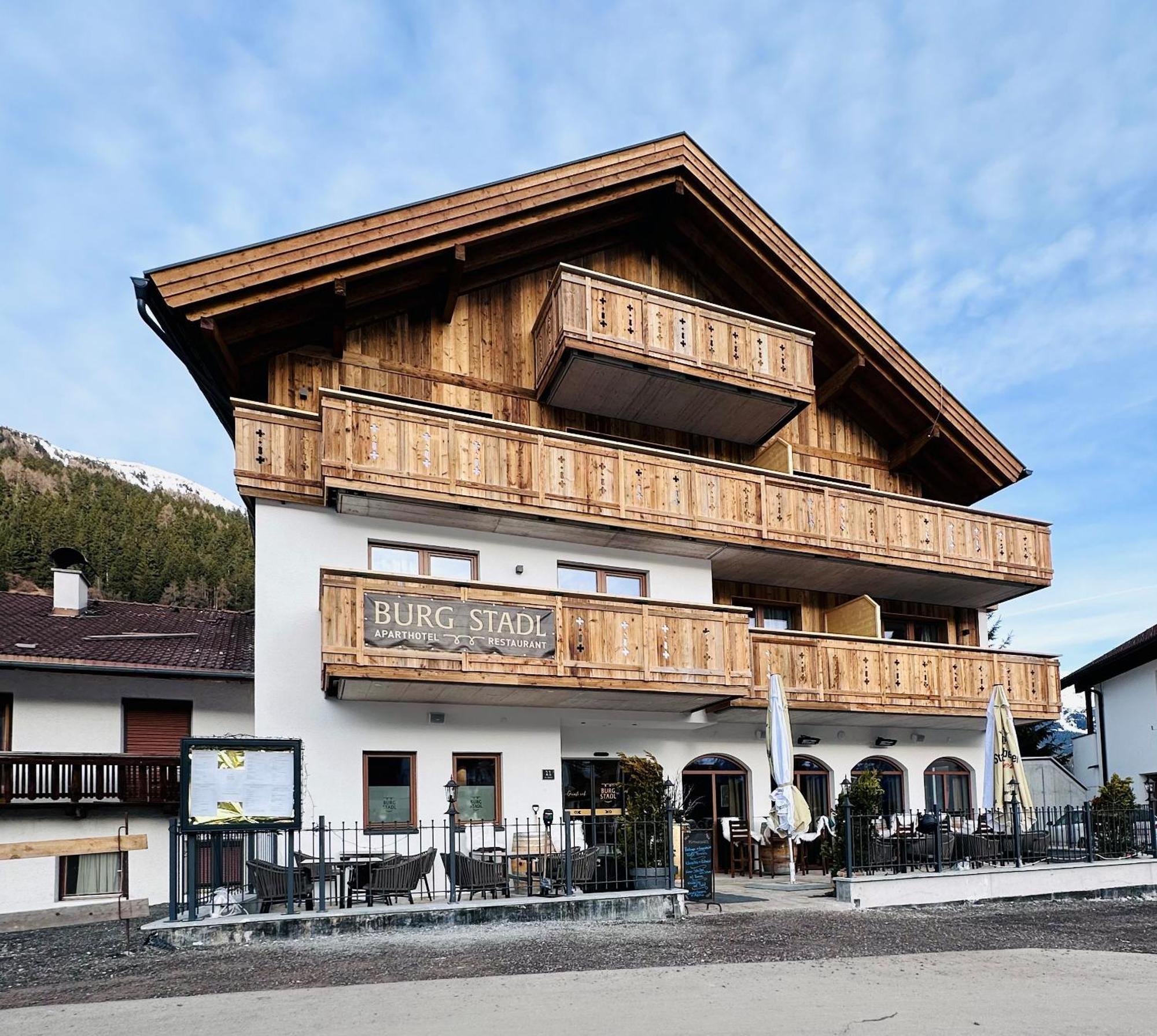 Burgstadl Aparthotel & Restaurant Ladis Exterior foto